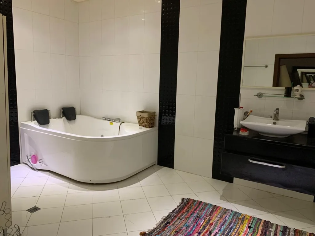 3-комнатная квартира, 145 м², Насиминский район — 11