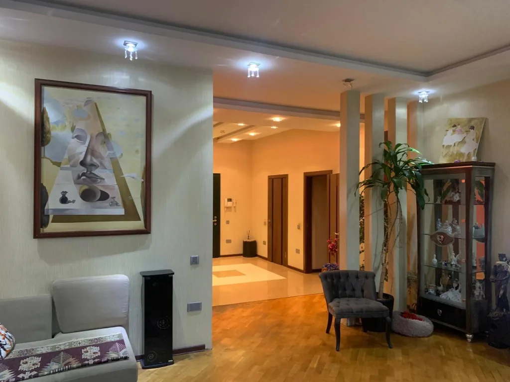 3-комнатная квартира, 145 м², Насиминский район — 4