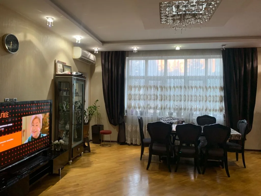3-комнатная квартира, 145 м², Насиминский район — 1