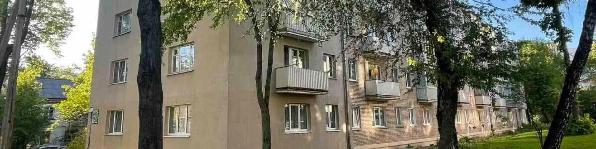 Yaşıllıq içində yaşayış binası